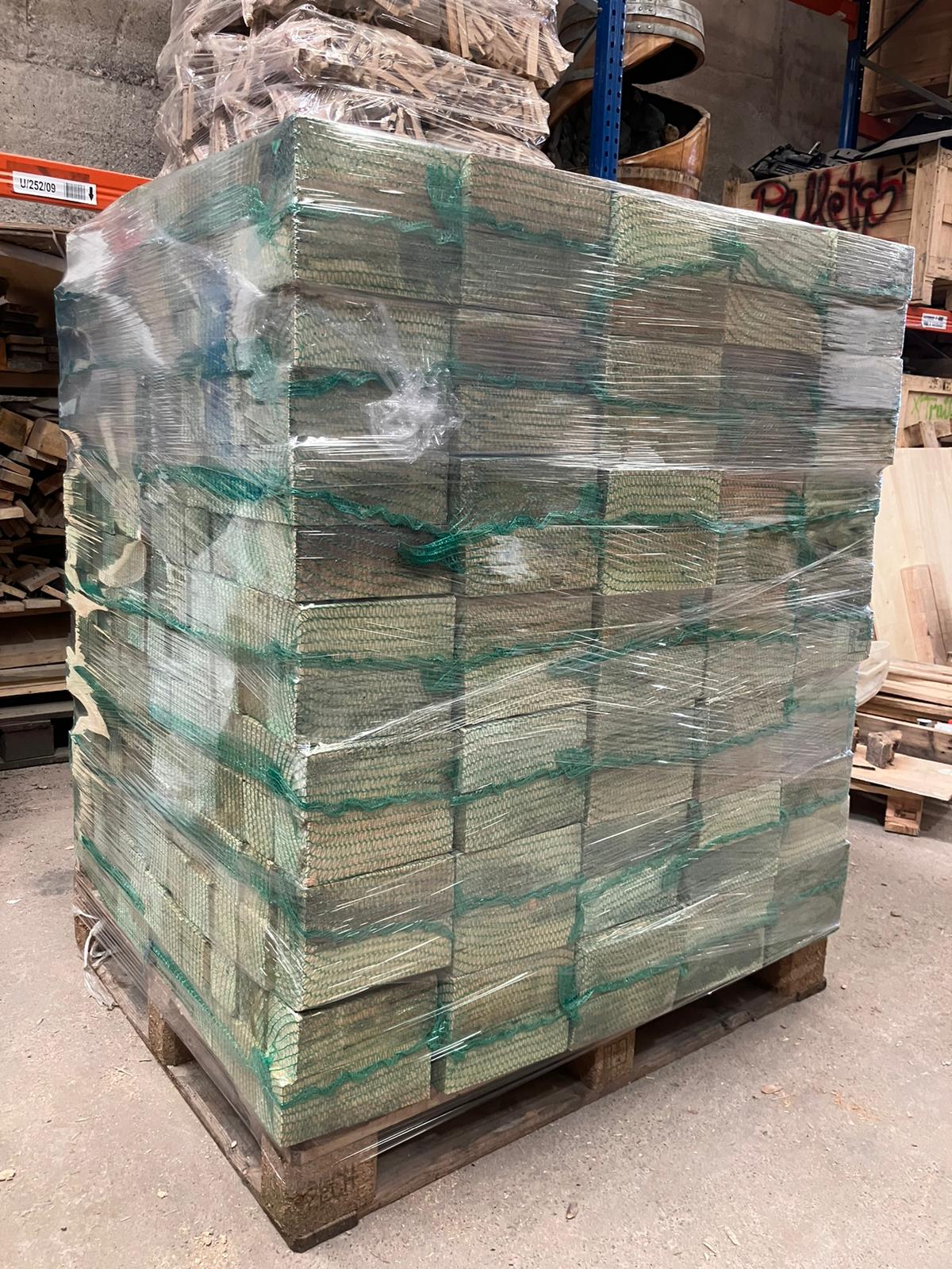 Hardwood cubes (netting package)