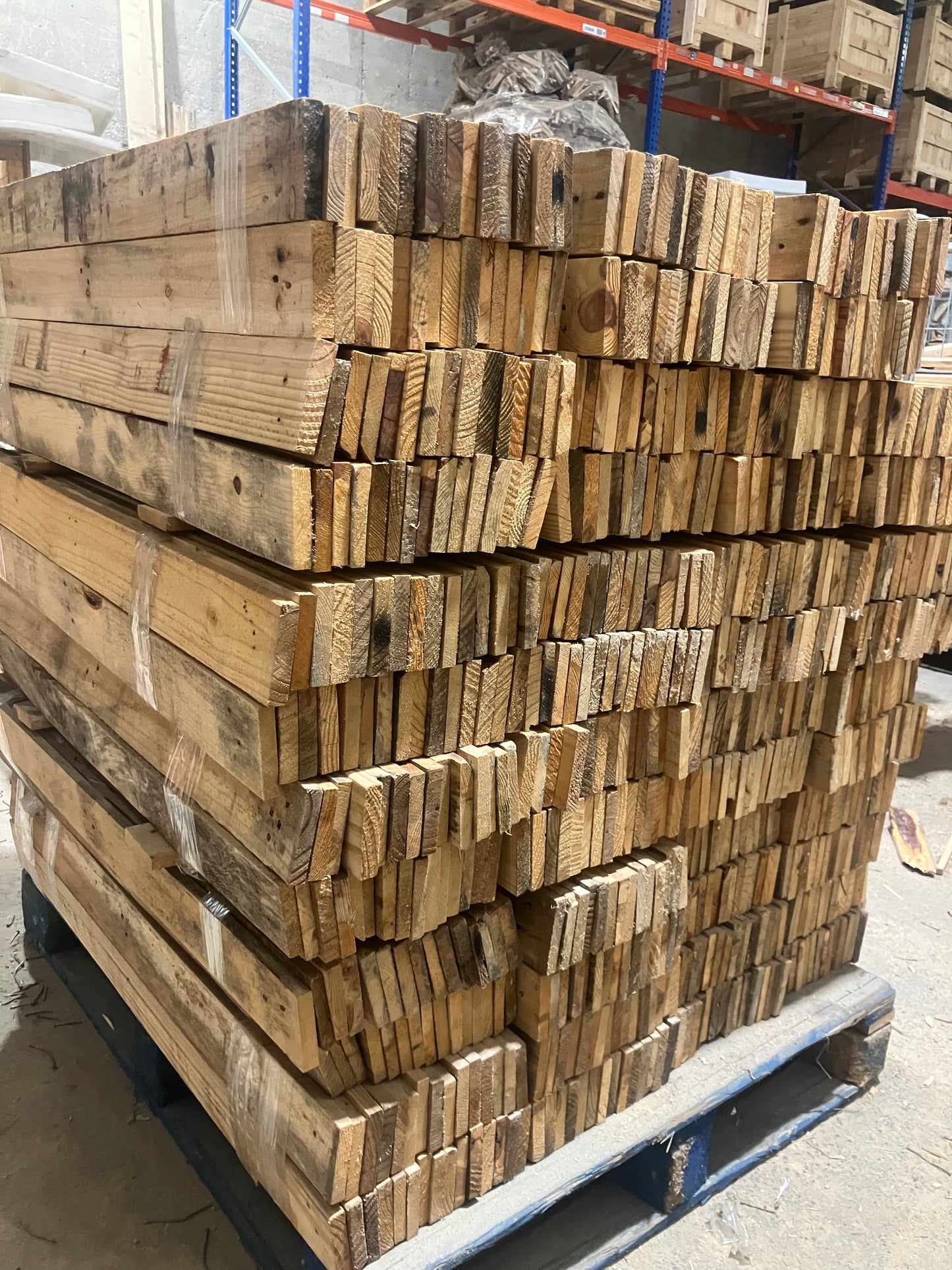 Pallet board plank