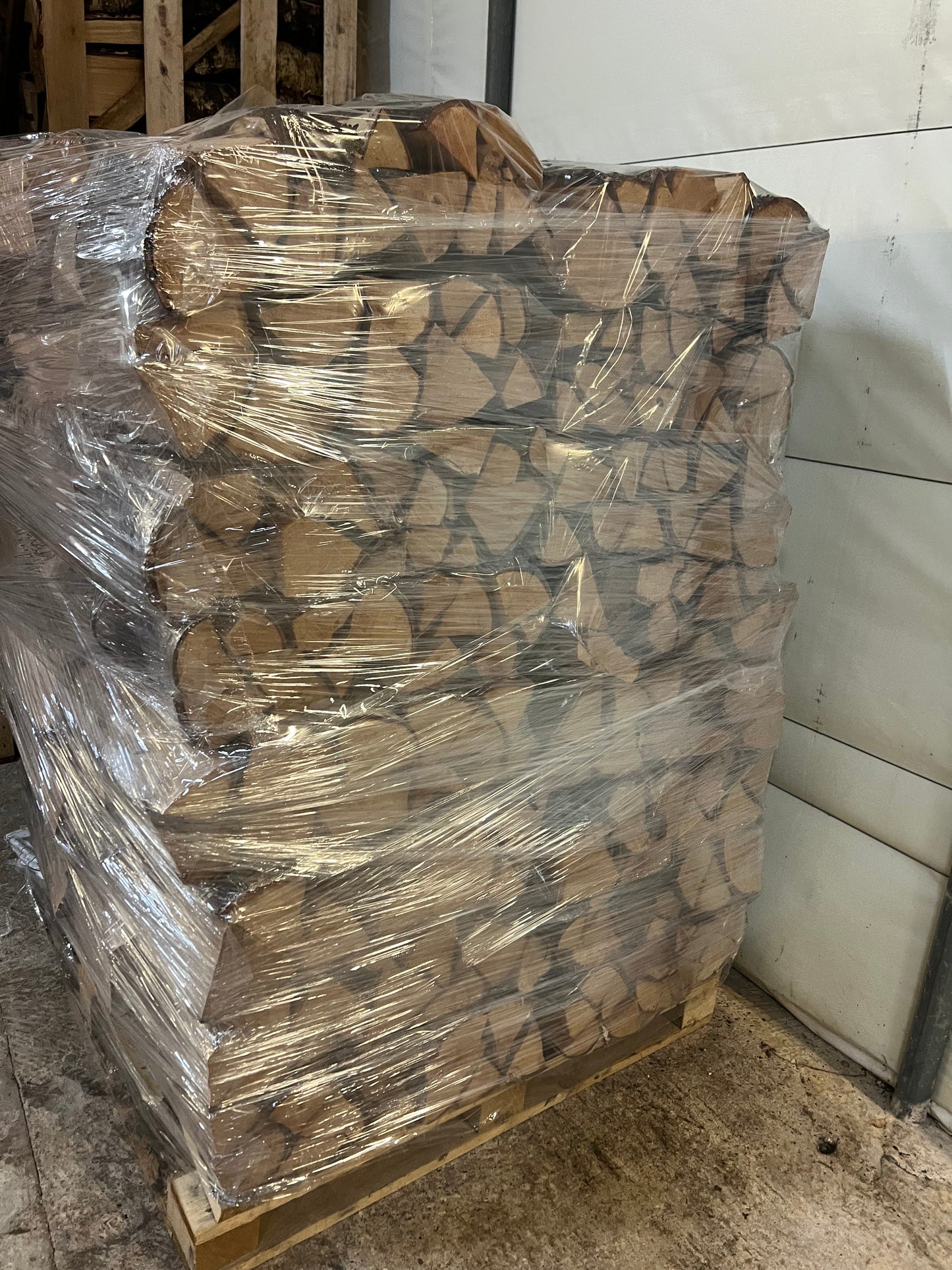 80 bags of Kiln dried birch