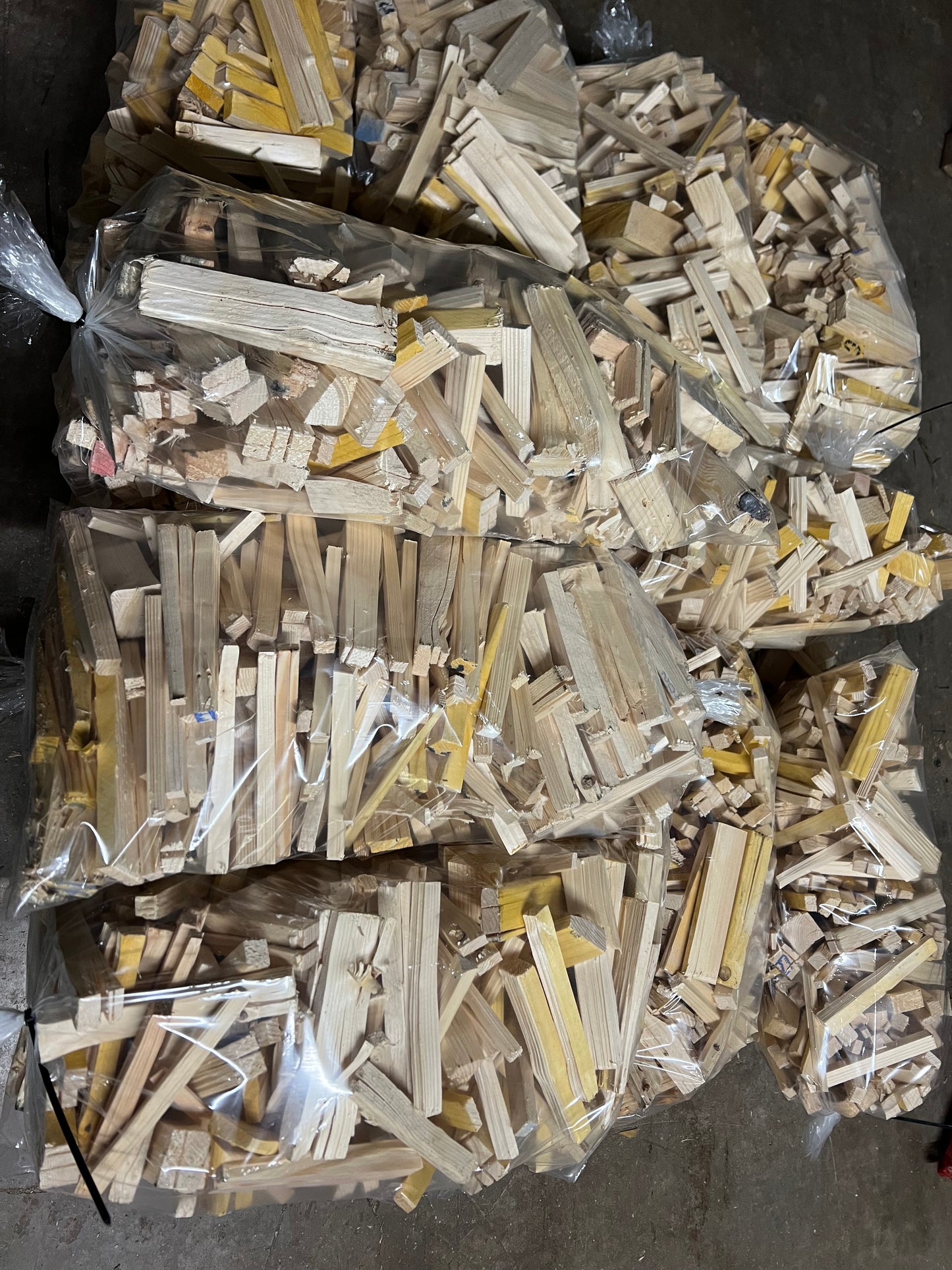 70 bags of Kiln Dried Kindling – Trading Packs