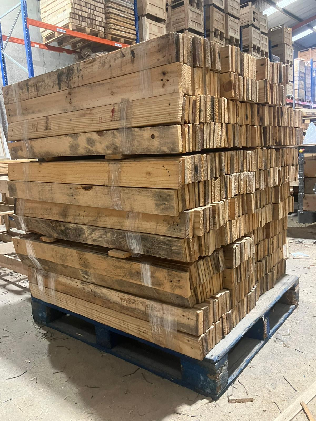 Pallet board plank